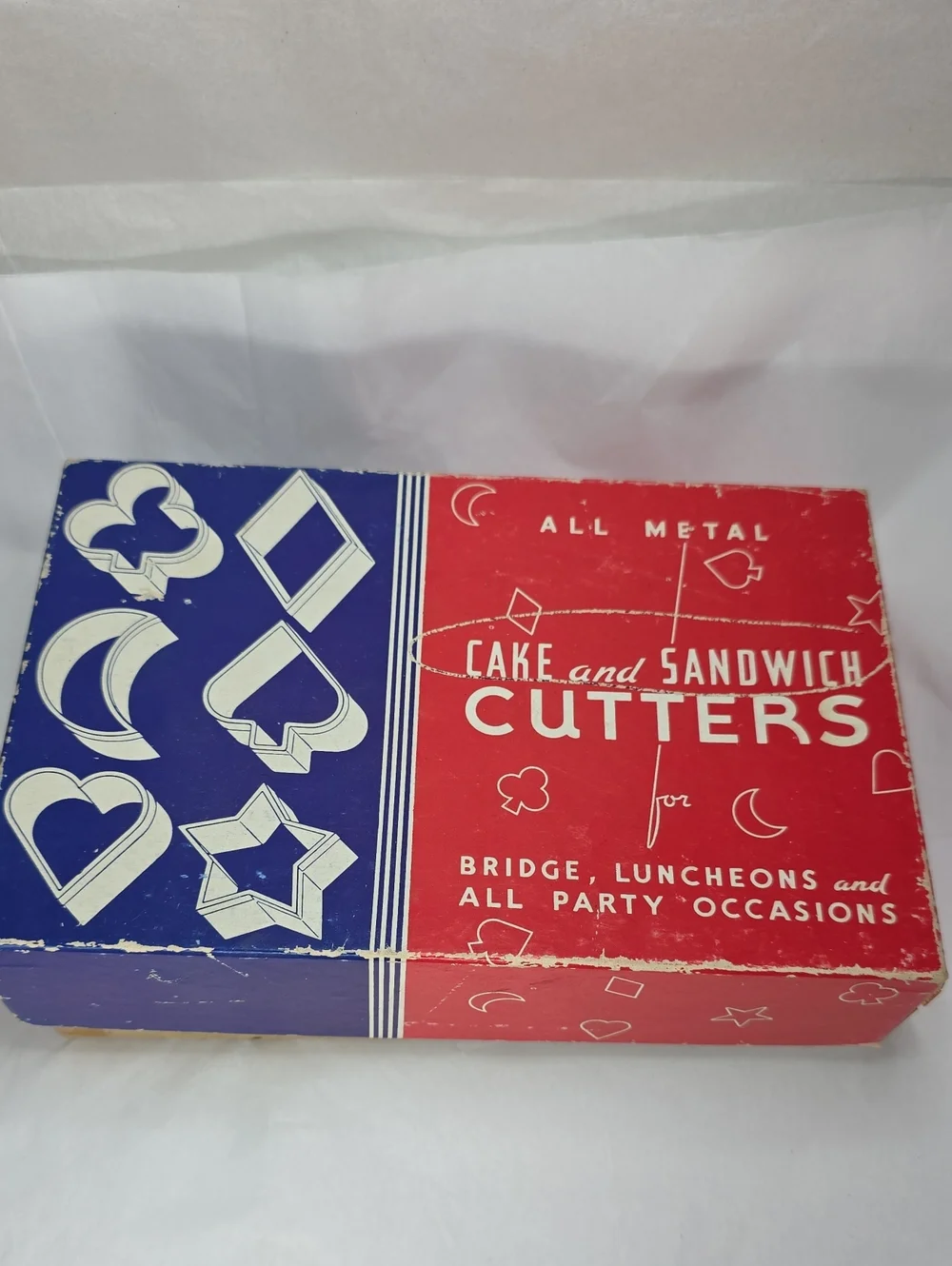 Vintage Red Canapé Hors D'oeuvre, Cake, And Sandwich Cutters